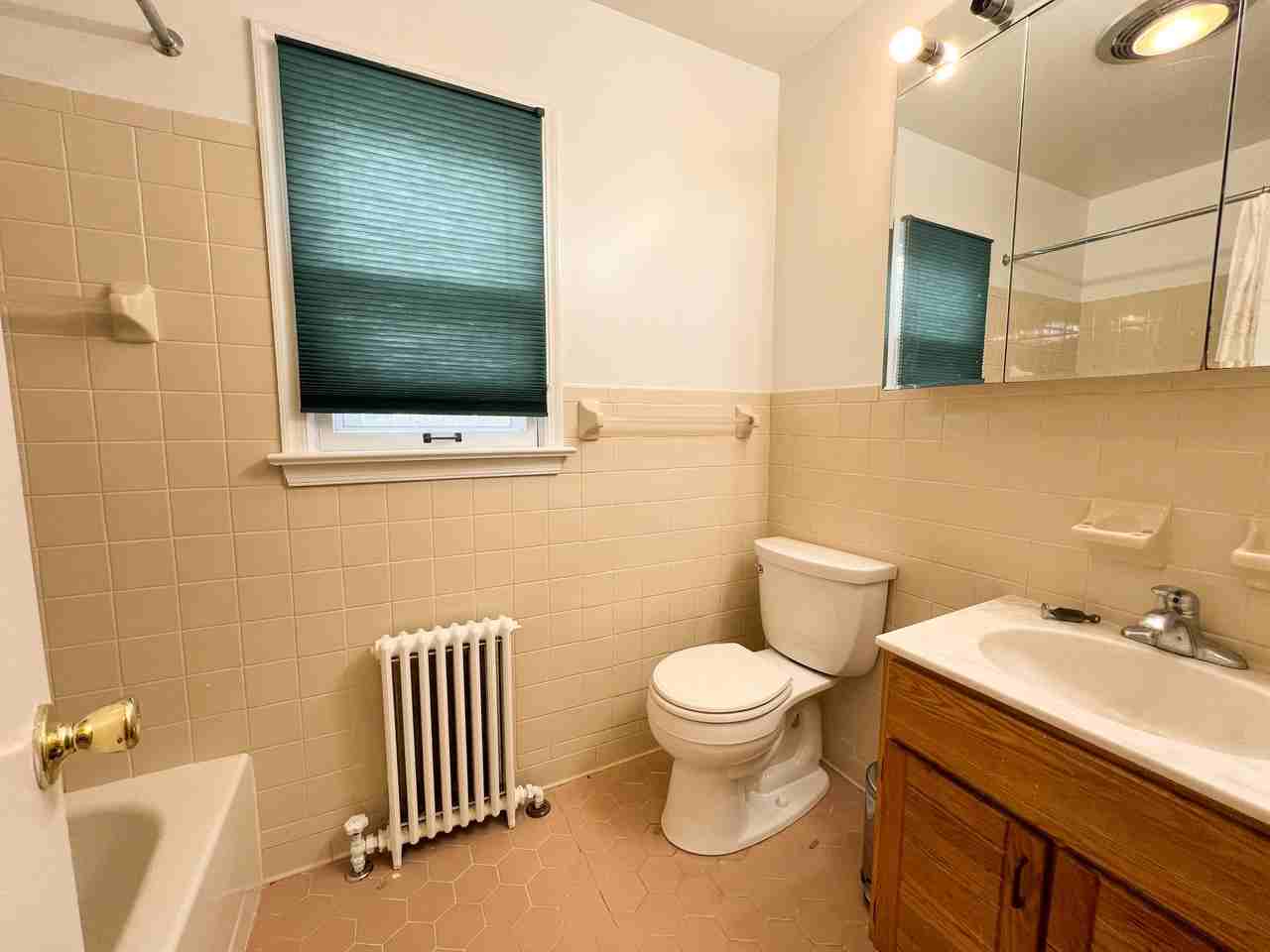 1004 Noyes Dr #1 - Photo 7 of 15
