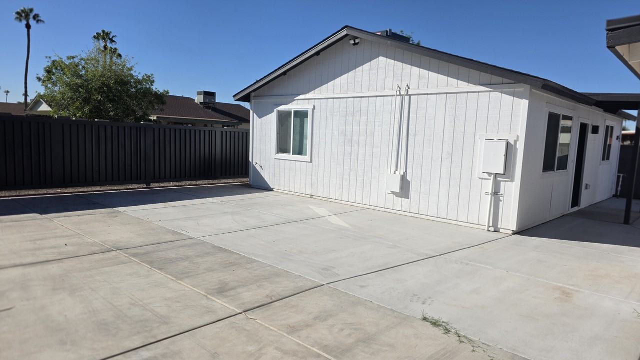 1807 W Marlboro Dr #1 - Photo 2 of 22
