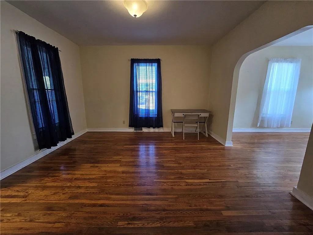 207 E Oak St #1 - Photo 5 of 13