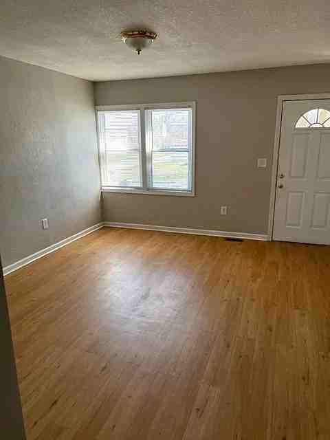 300 9th St #1 - Photo 2 of 12
