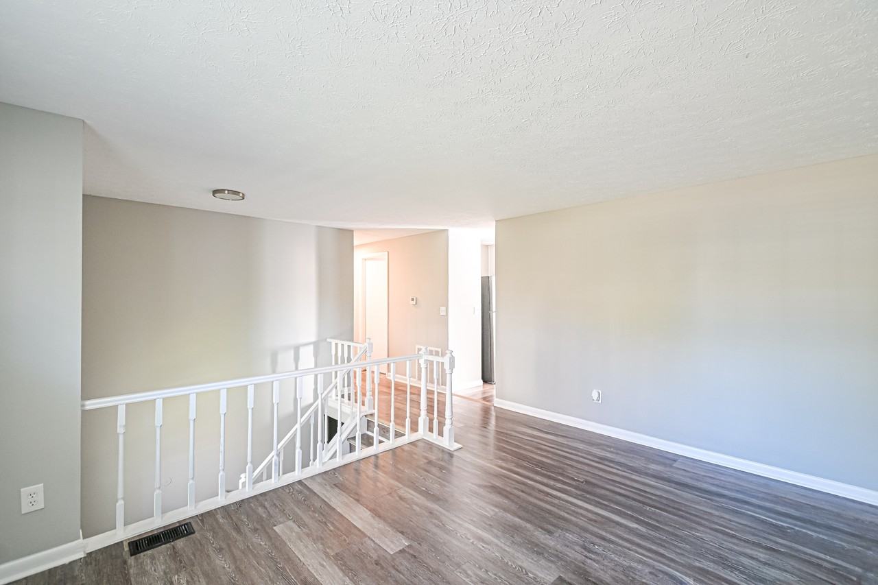 12174 Glencrest Ct #1 - Photo 5 of 34