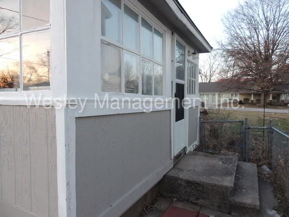 208 E Kay St - Photo 3 of 21