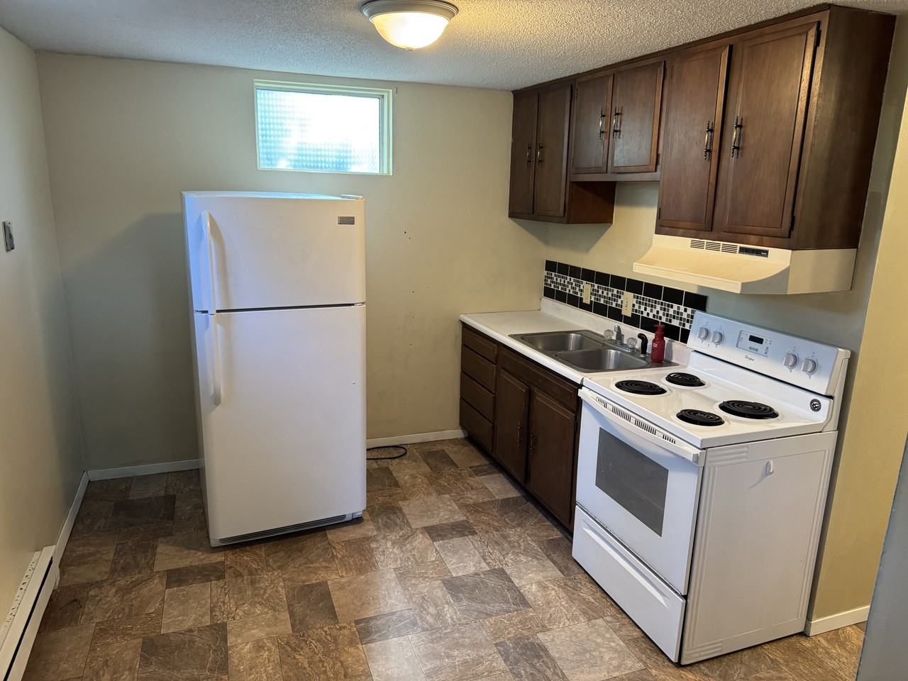 695 Jackson Avenue Southwest #4 - Photo 2 of 6