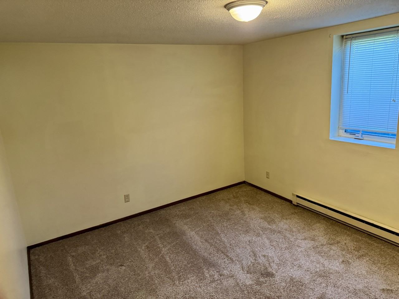 695 Jackson Avenue Southwest #4 - Photo 5 of 6