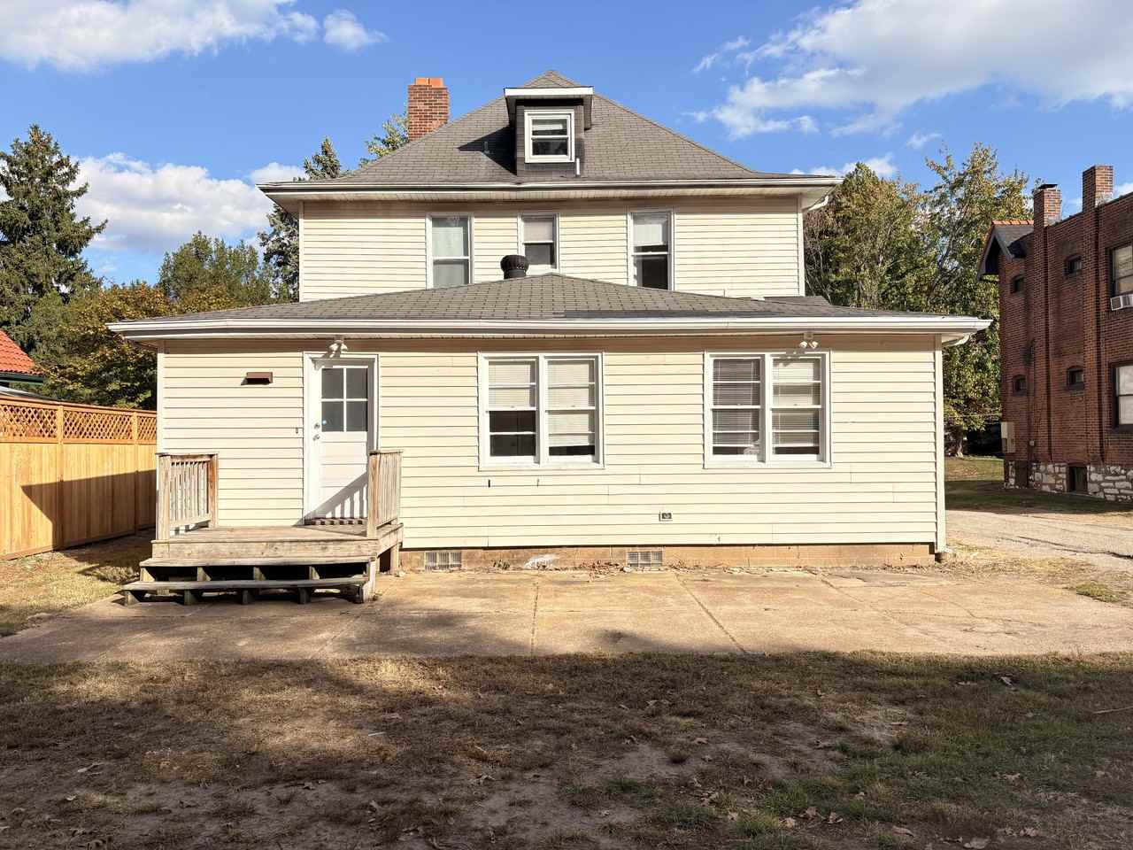 1409 Mccausland Ave #1F - Photo 2 of 24