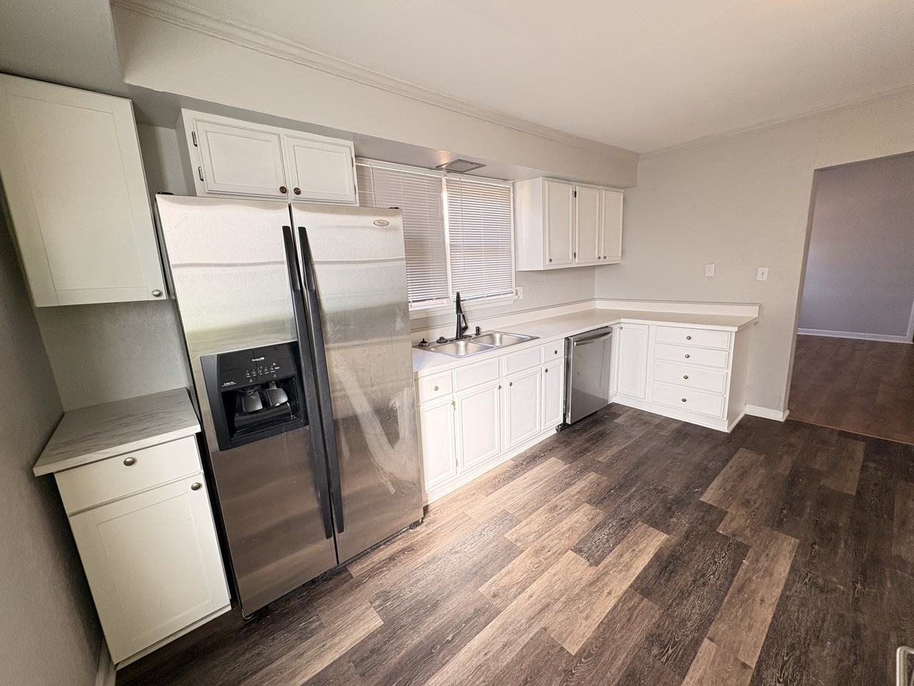 1409 Mccausland Ave #1F - Photo 4 of 24