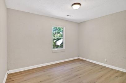 423 Carver Ln #423 - Photo 3 of 19