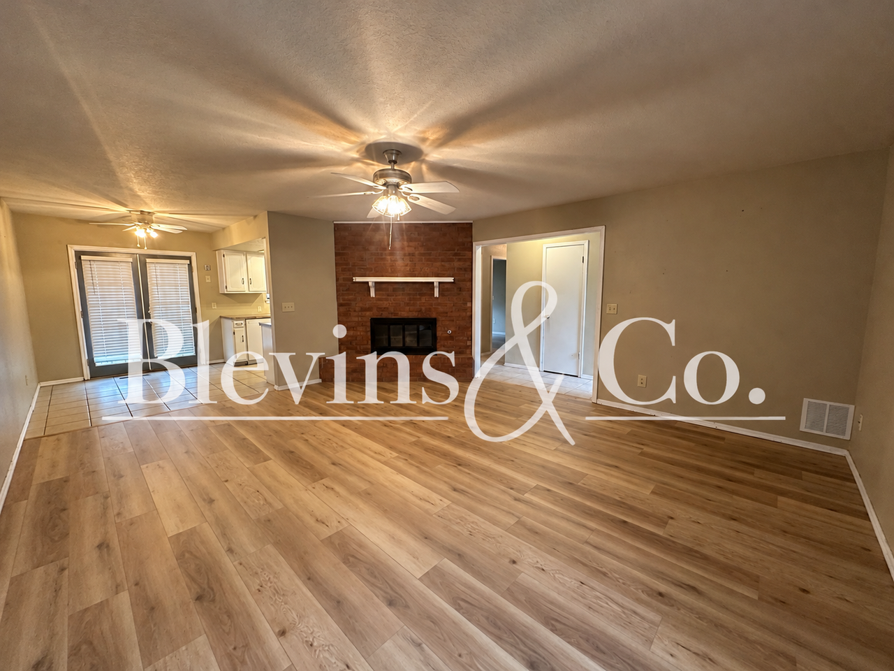 201 S Greenleaf Dr #1 - Photo 3 of 11