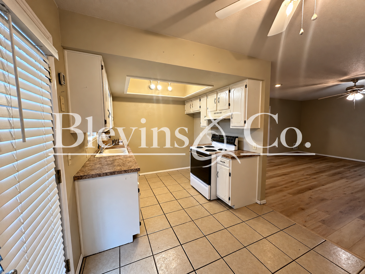 201 S Greenleaf Dr #1 - Photo 4 of 11