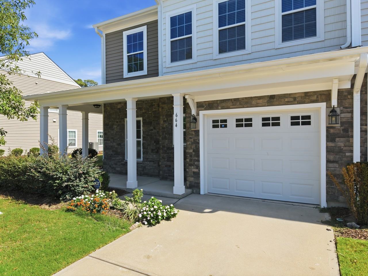 664 Barneswyck Dr #1 - Photo 2 of 40