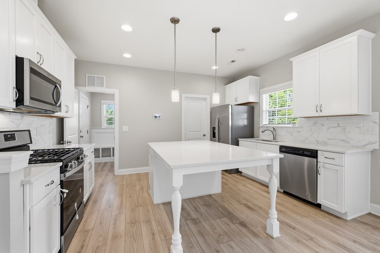664 Barneswyck Dr #1 - Photo 6 of 40