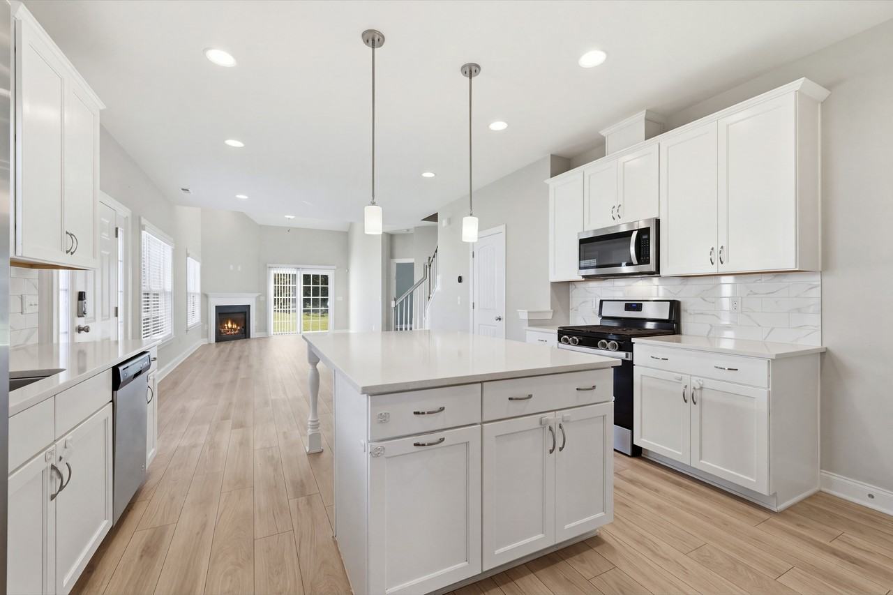 664 Barneswyck Dr #1 - Photo 7 of 40