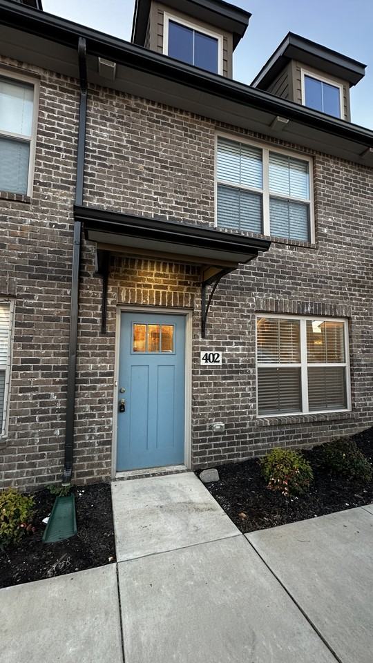 1000 Henry Place Boulevard - 1Unti 402 #1 - Photo 2 of 26
