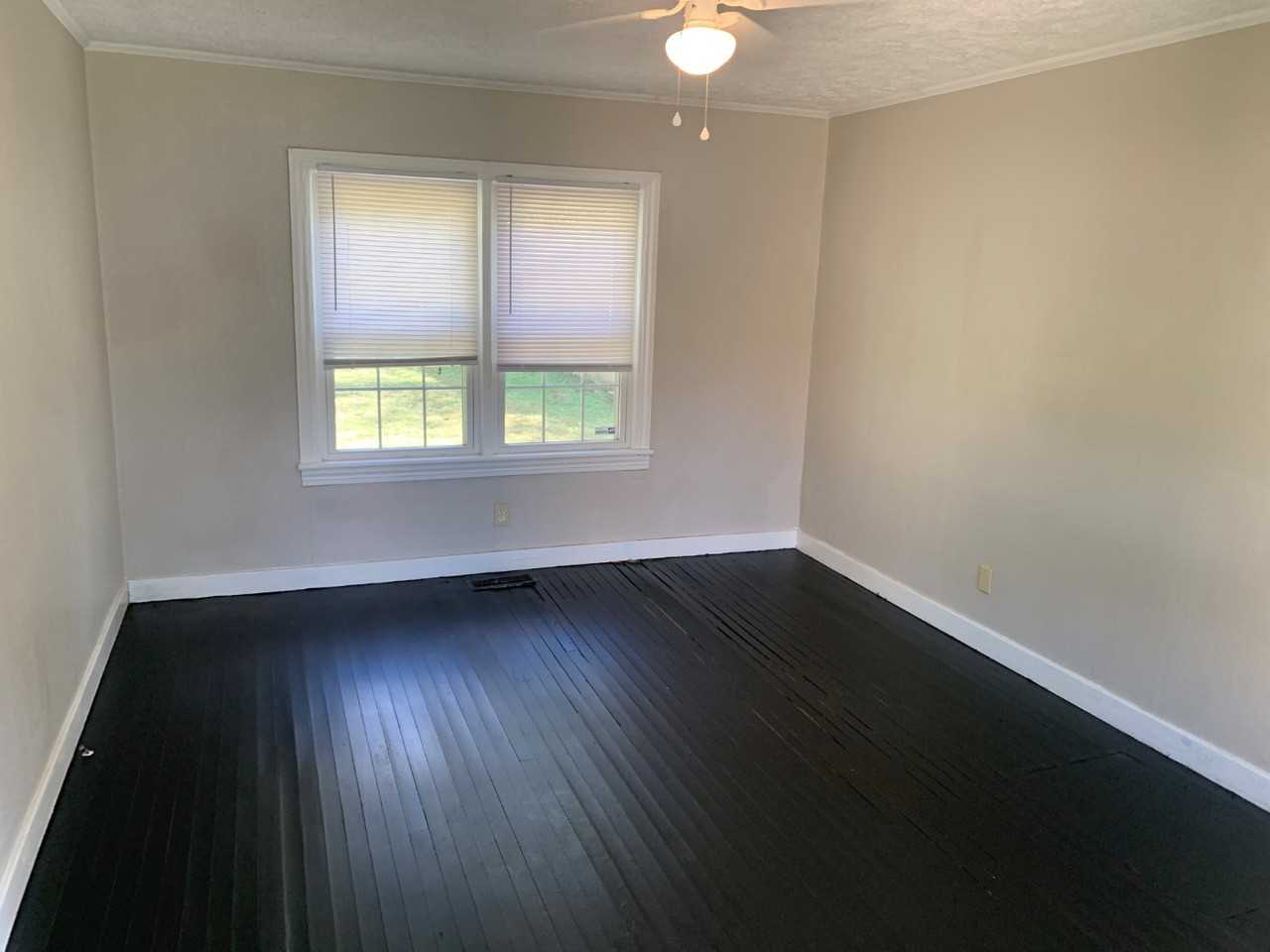 126 Courtland St - Photo 3 of 11