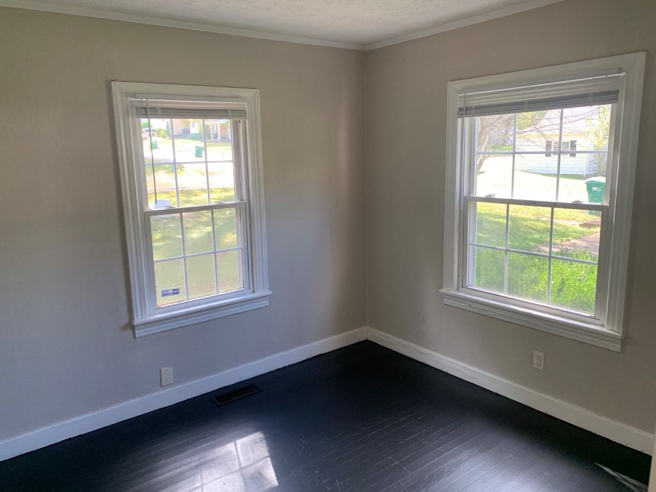 126 Courtland St - Photo 4 of 11
