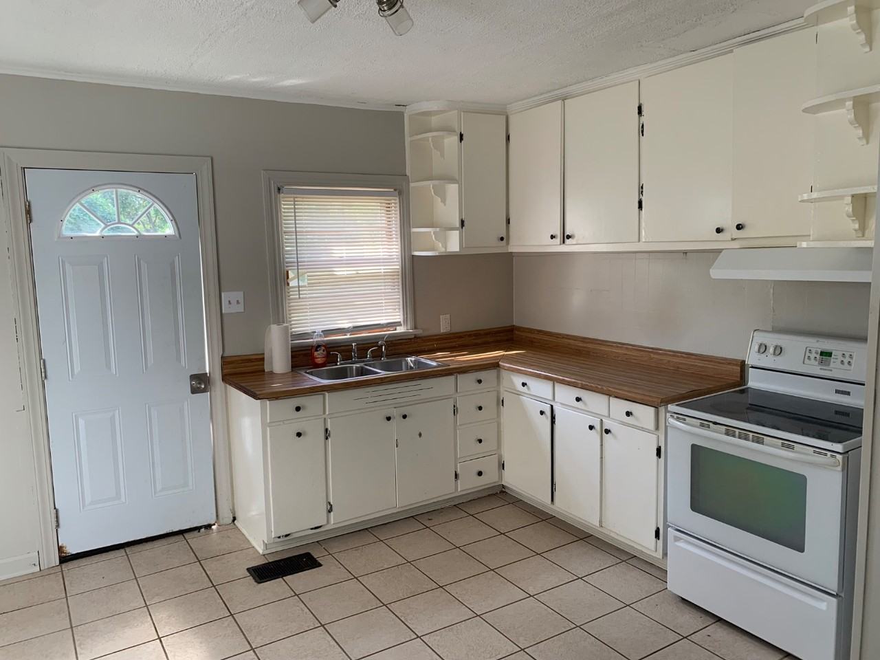 129 Courtland St - Photo 3 of 11