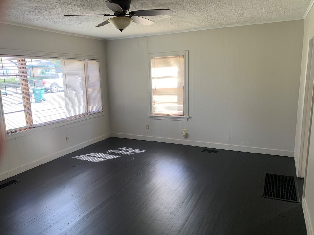 129 Courtland St - Photo 5 of 11