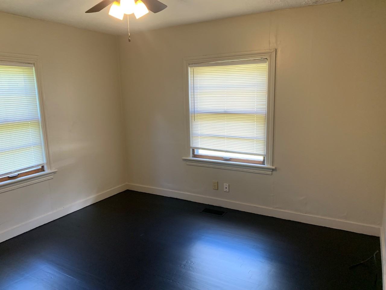 129 Courtland St - Photo 7 of 11