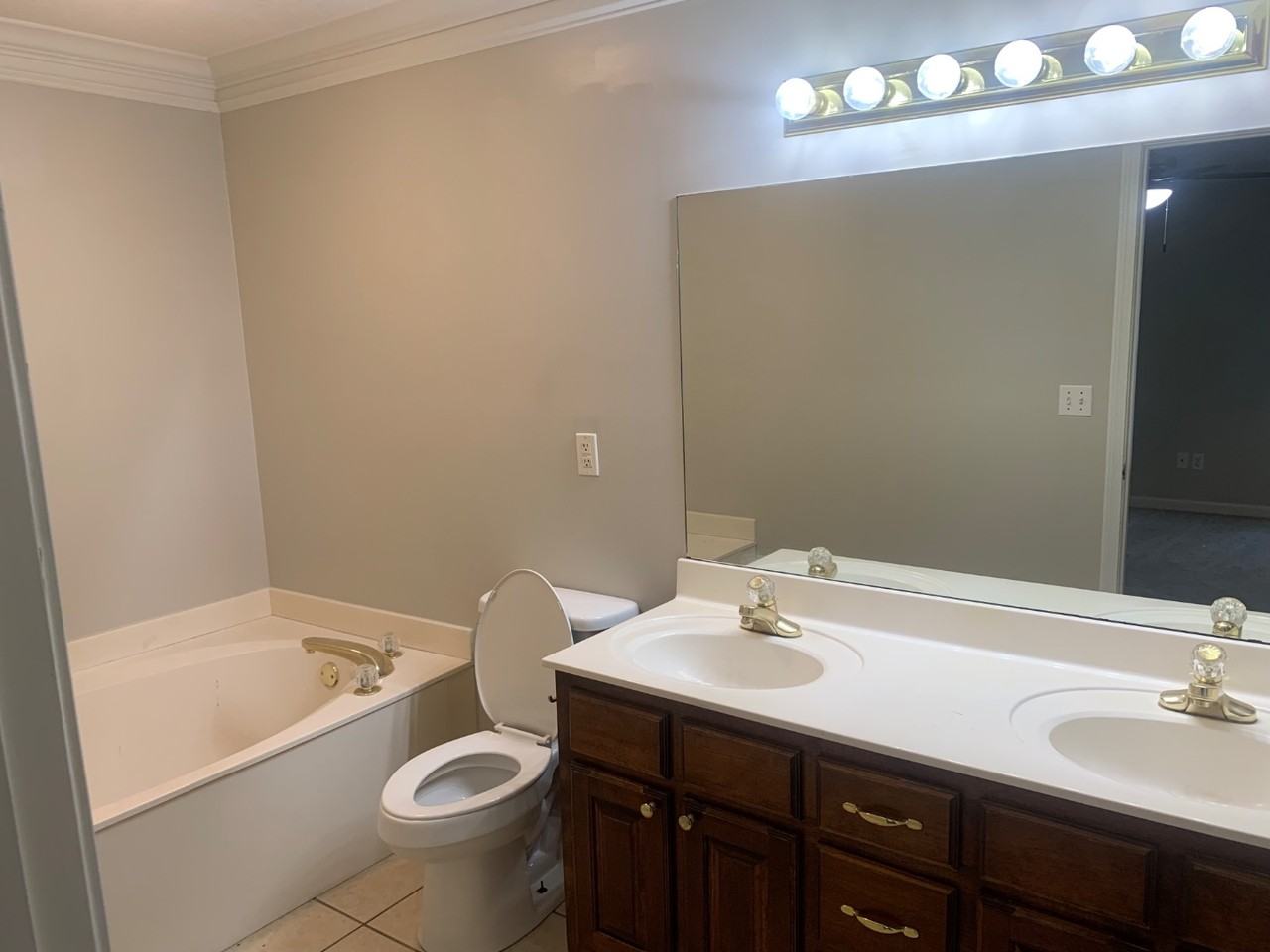 154 Jadewood Dr - Photo 7 of 11