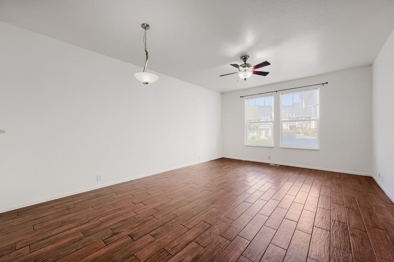 1633 Reilly Grv #1 - Photo 3 of 17