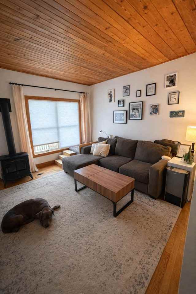 713 S Black Ave - Photo 2 of 12