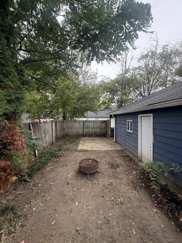 602 Ruddle Ave #1 - Photo 5 of 21