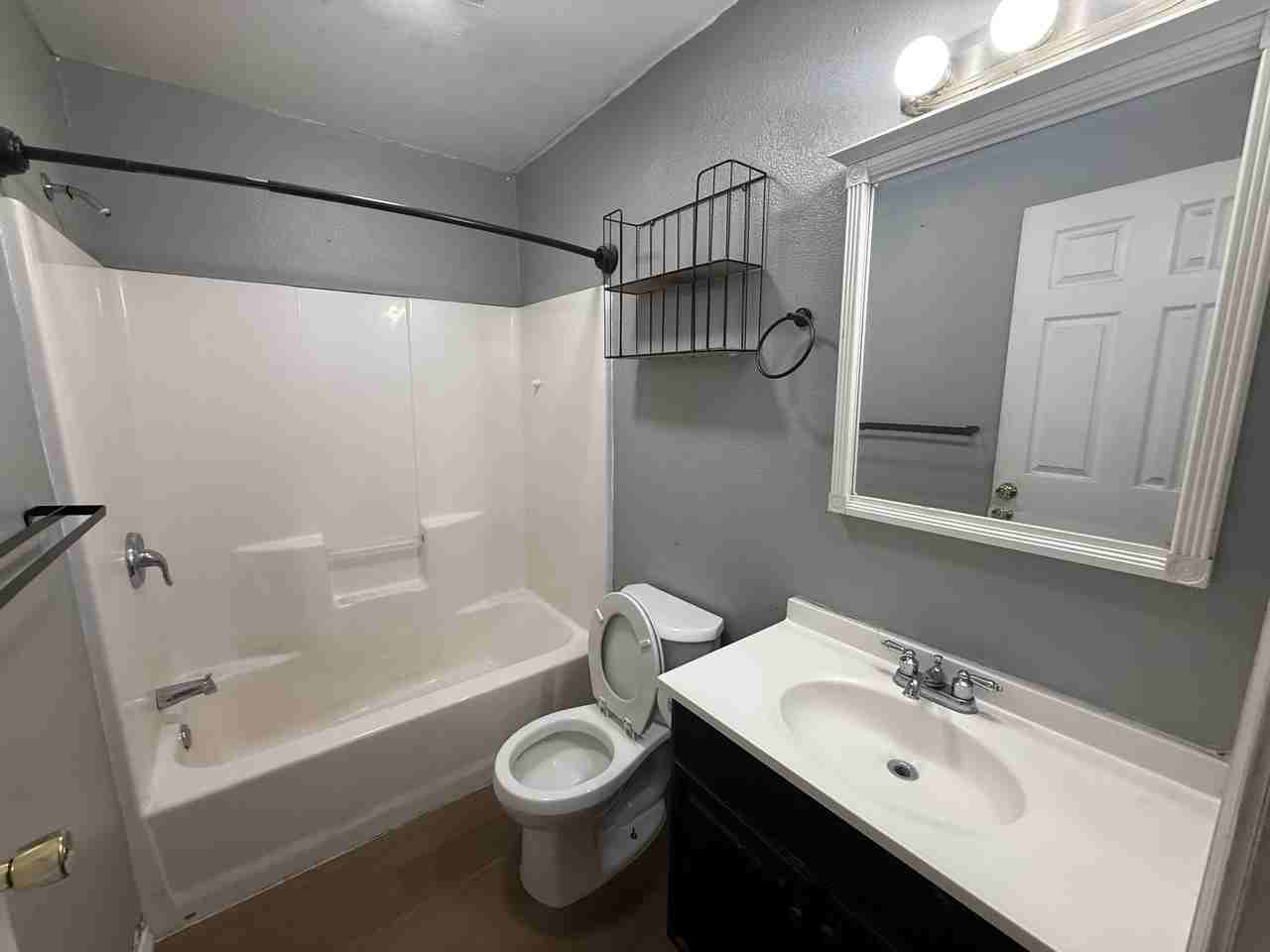 736 E 8th St #1 - Photo 6 of 11