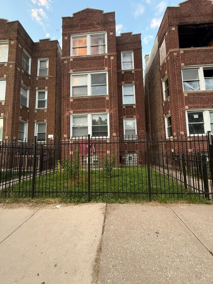 3332 W Polk St #2 - Photo 2 of 42