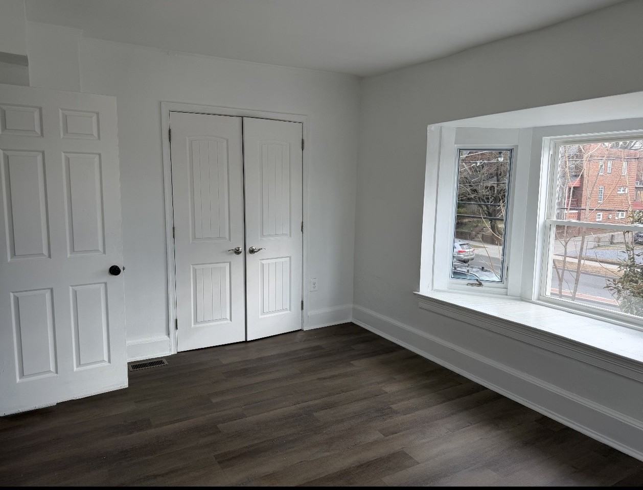 225 Missouri Ave Nw #1 - Photo 3 of 10