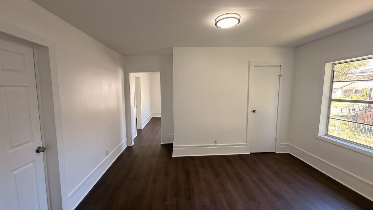 309 60th St #1 - Photo 2 of 10
