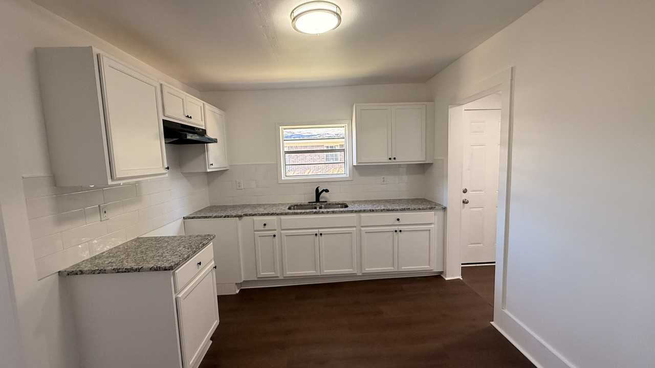 309 60th St #1 - Photo 3 of 10