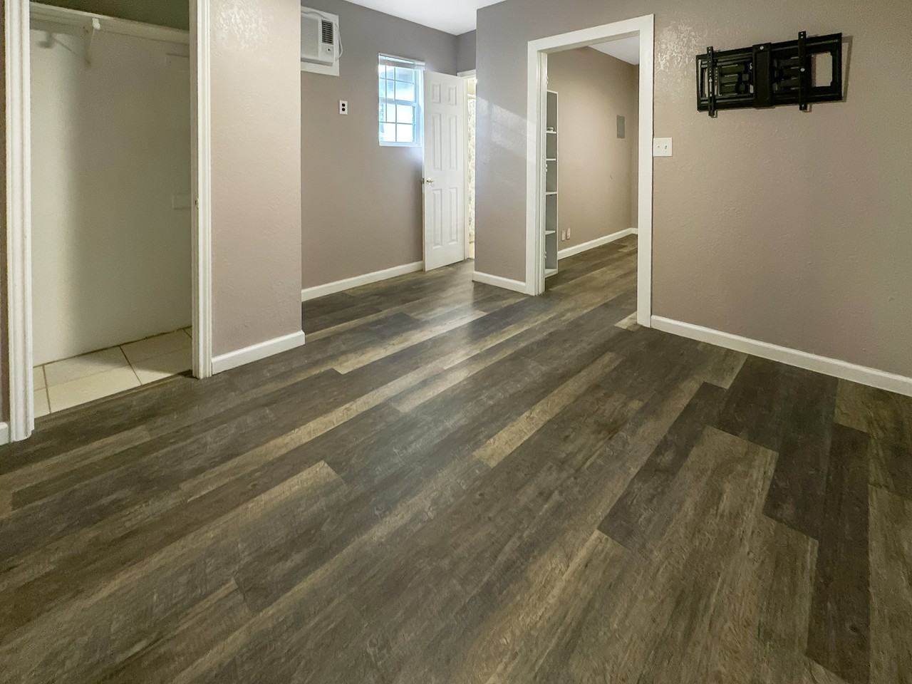 239 Peabody AvenueUnit 4 #4 - Photo 7 of 12