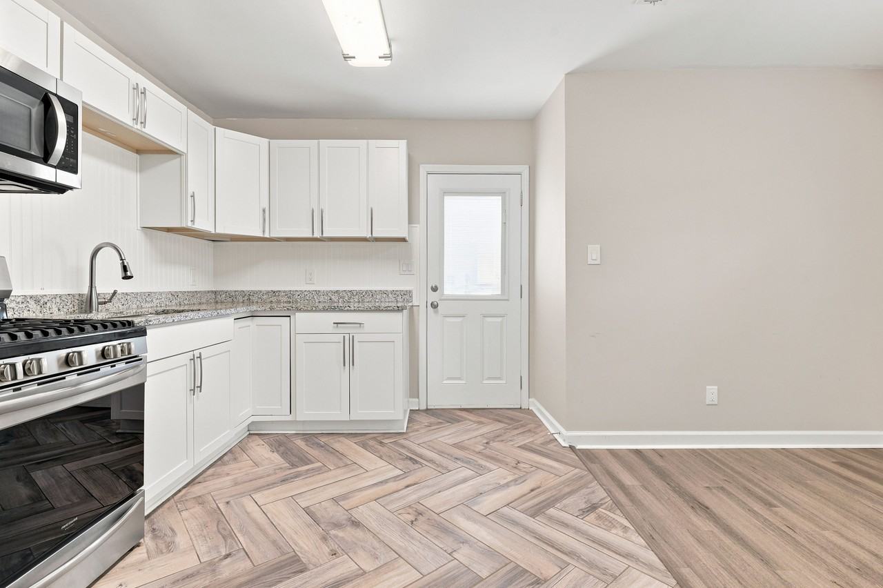 598 Frasier St Se #1 - Photo 2 of 7