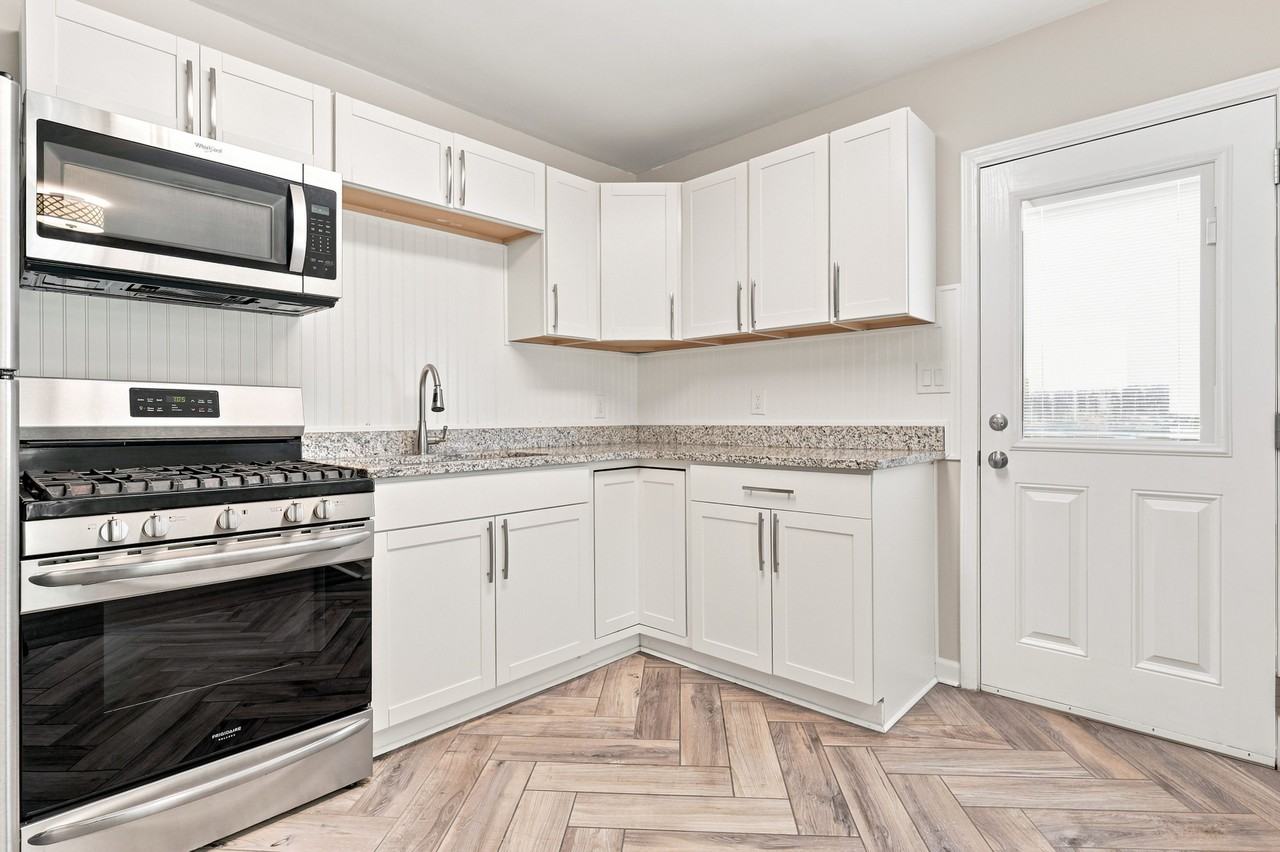 598 Frasier St Se #1 - Photo 3 of 7