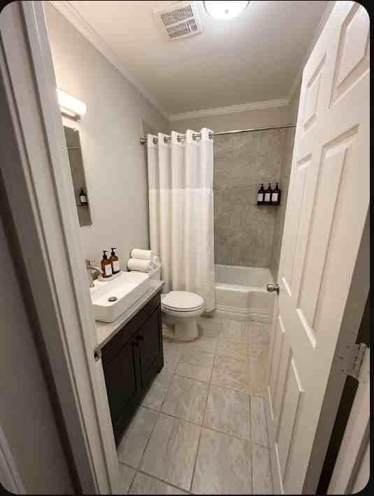 1049 Haynes St #1 - Photo 3 of 5