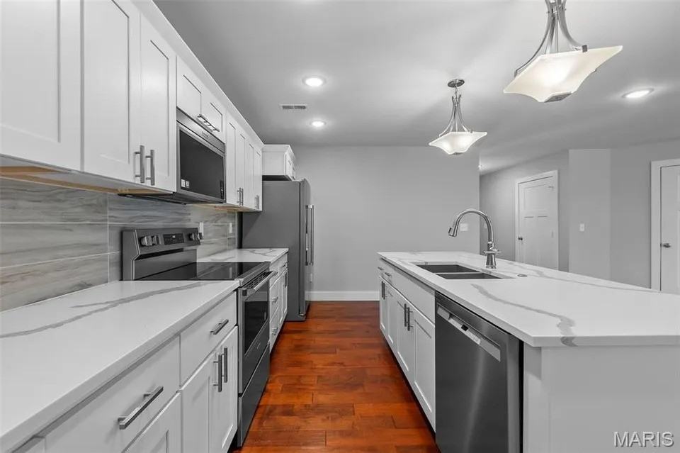 102 Beechwood Ln - Photo 4 of 14