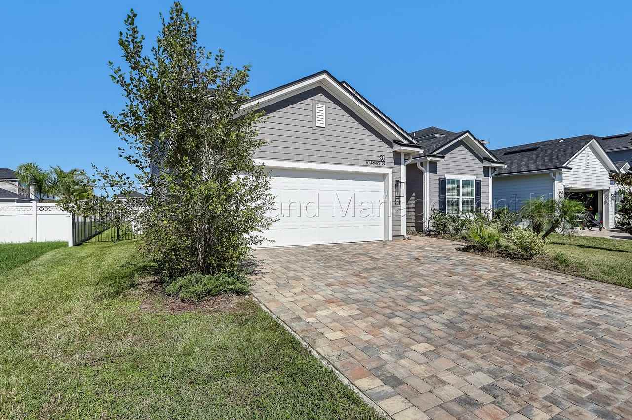 92 Wiltshire Dr #1 - Photo 3 of 37
