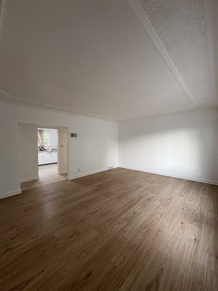 315 Matheson Ave - Photo 3 of 13