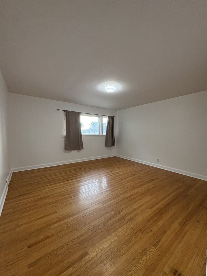 315 Matheson Ave - Photo 6 of 13