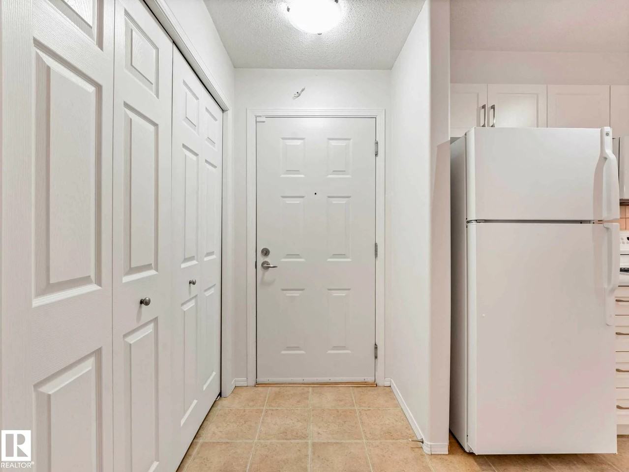 13635 34 St Nw - Photo 2 of 35