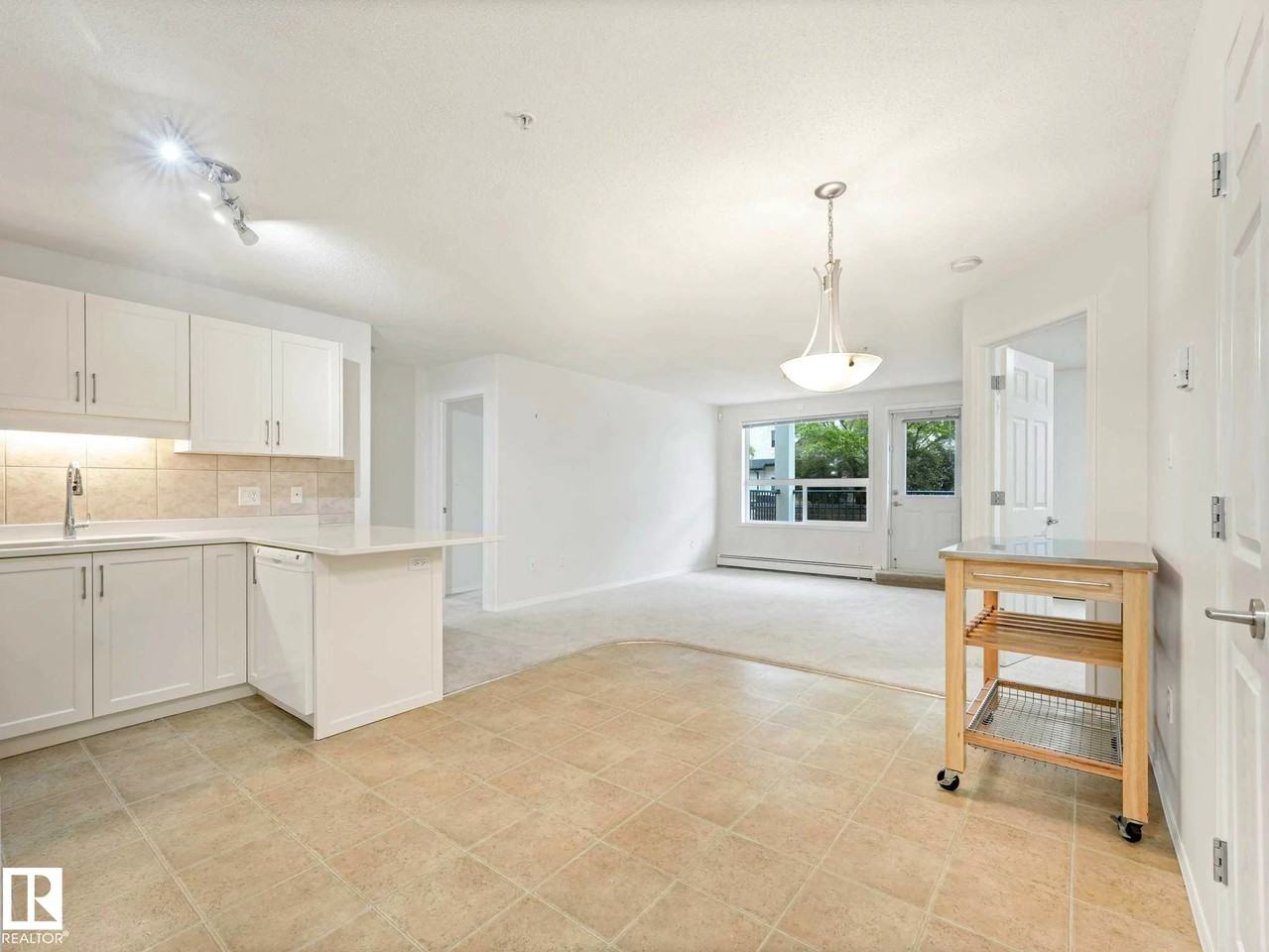 13635 34 St Nw - Photo 3 of 35