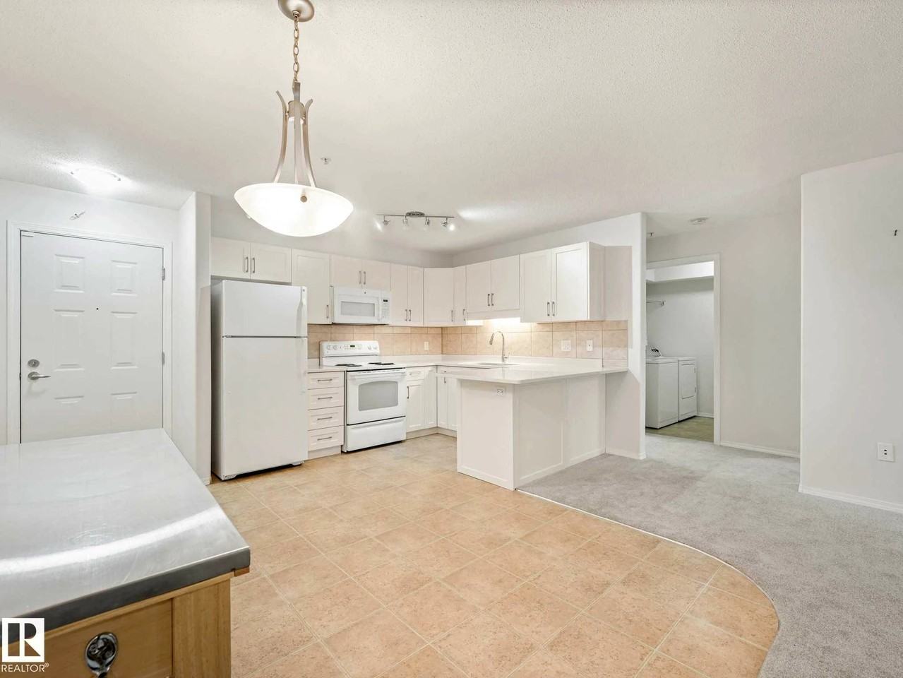 13635 34 St Nw - Photo 4 of 35