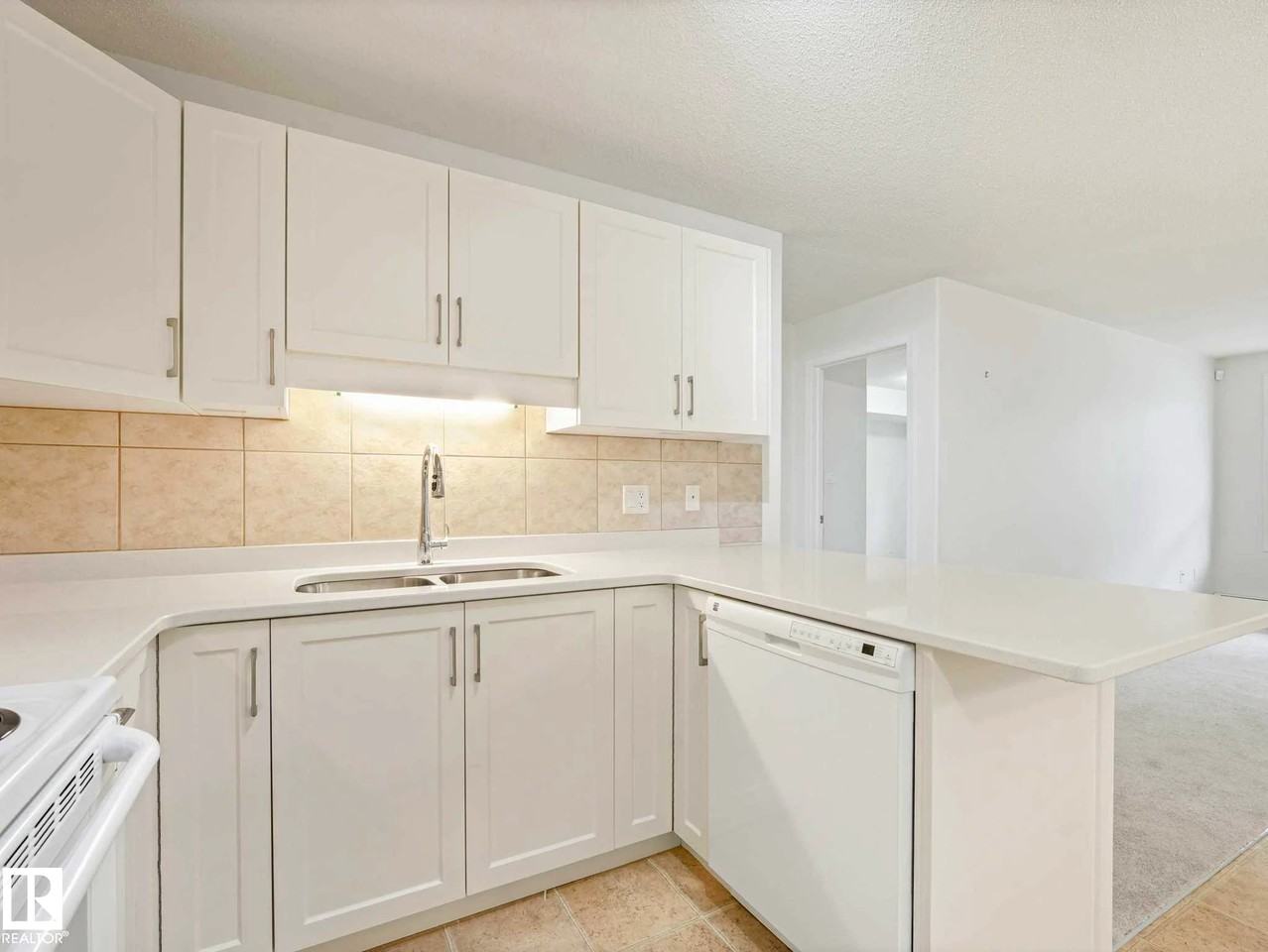 13635 34 St Nw - Photo 7 of 35