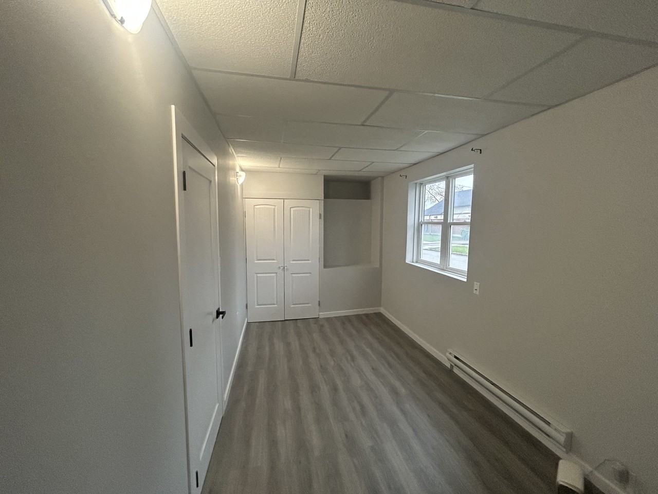 292 Cathedral Ave - Photo 4 of 11