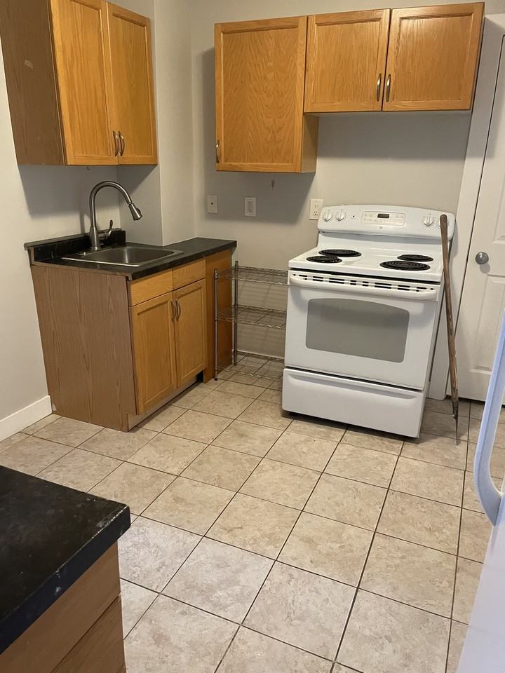 2070 Broder St - Photo 6 of 7