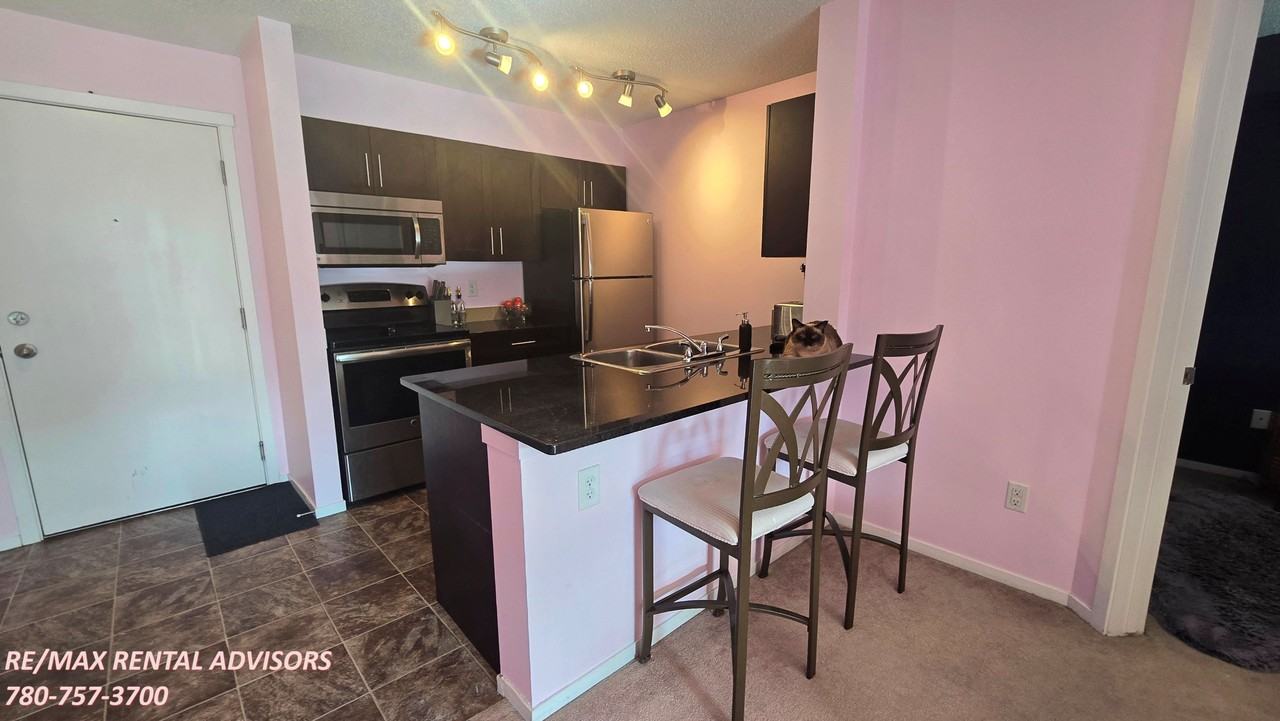 18122 77 St Nw - Photo 2 of 20