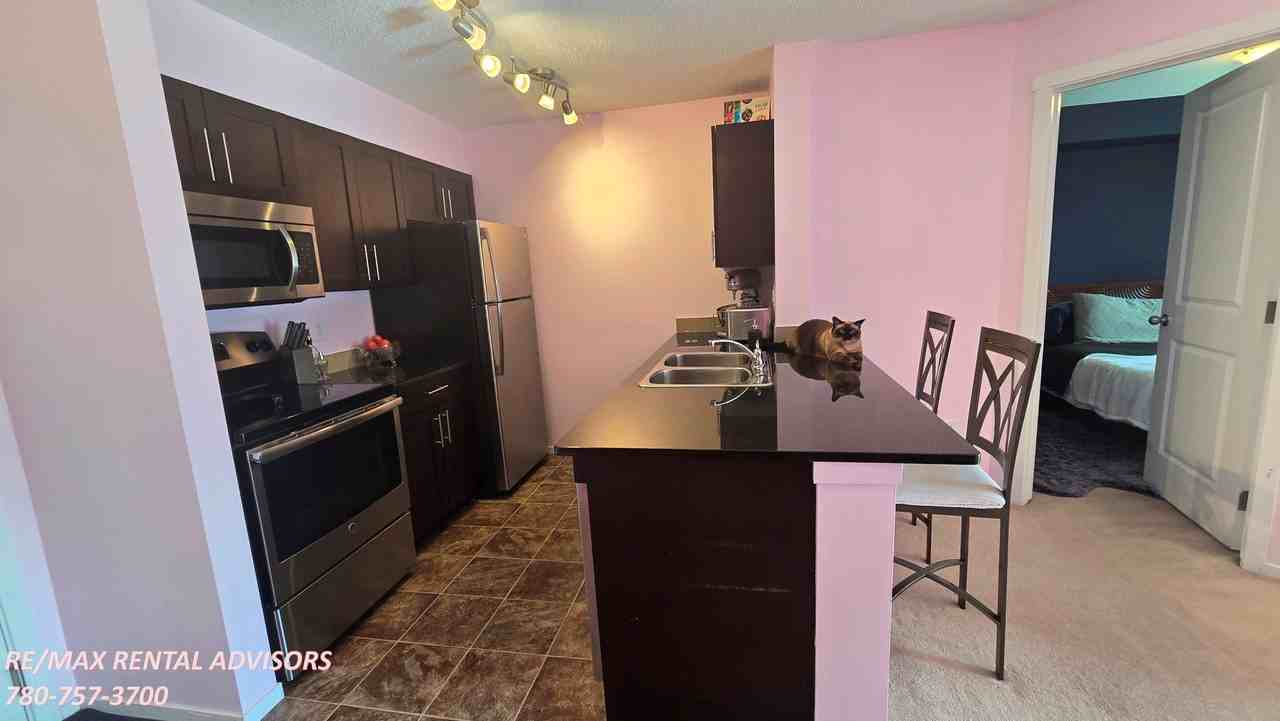 18122 77 St Nw - Photo 3 of 20