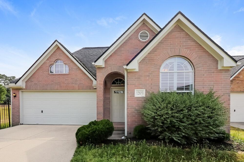 12103 Lakewood Villa Dr