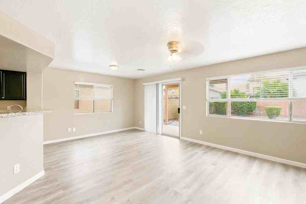 13821 W Keim Dr - Photo 5 of 17