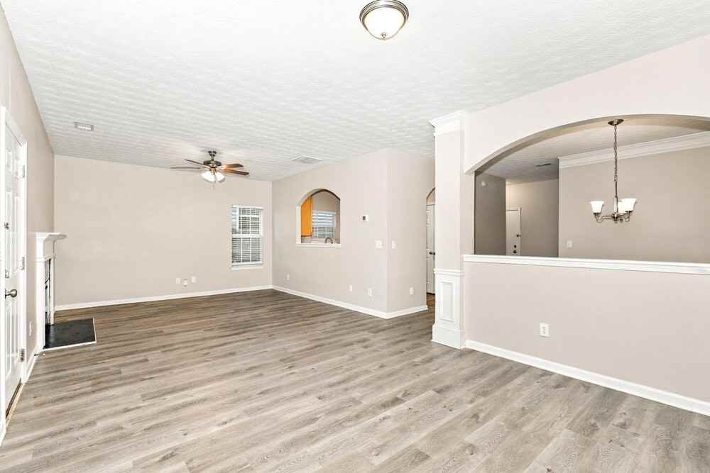 11185 James Madison Dr - Photo 5 of 17